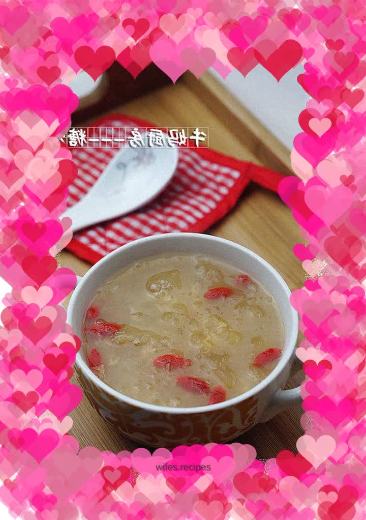 Mung bean and white fungus syrup