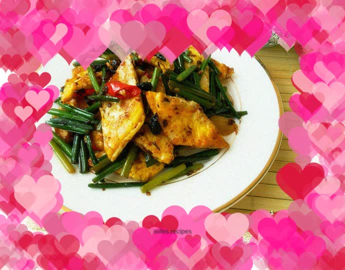 Scrambled eggs with black bean flavor