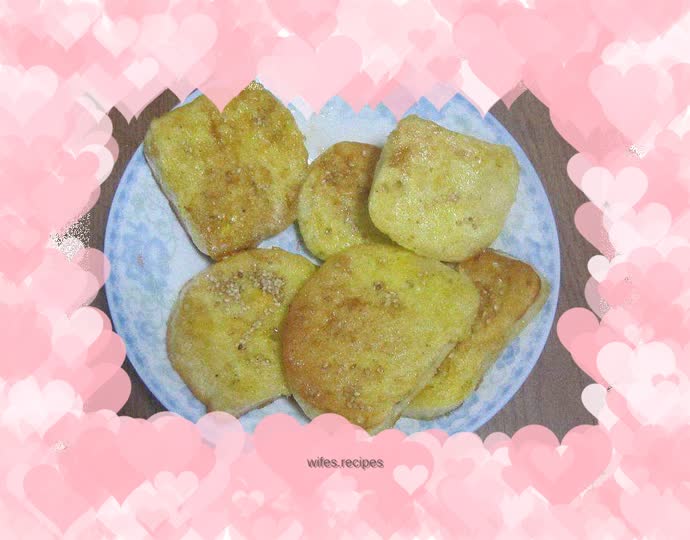 Golden steamed bun slices