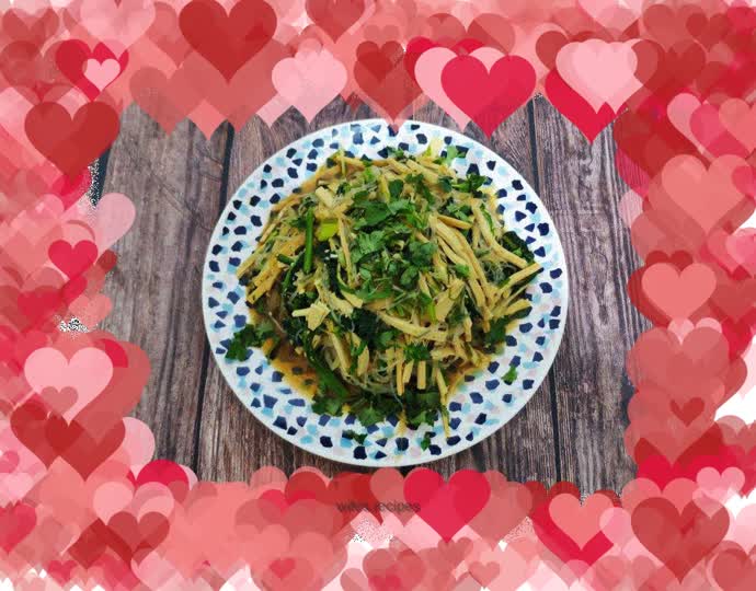 Spinach mixed with tofu skin