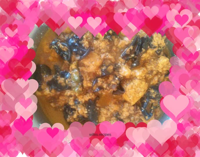 Stir-fried tofu with pepper and fungus