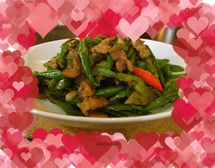 This taste of hometown - stir-fried pork with chili pepper