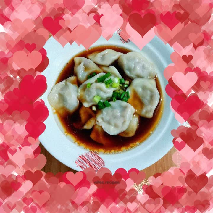 Cooked vegetarian dumplings