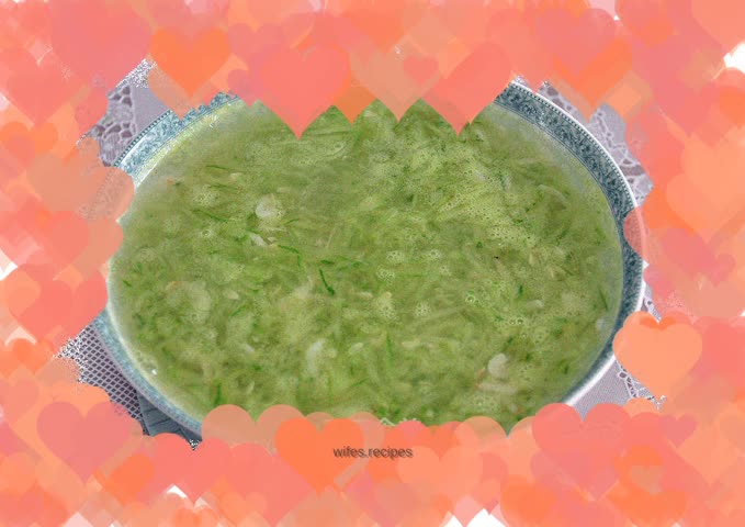 Shredded cucumber soup
