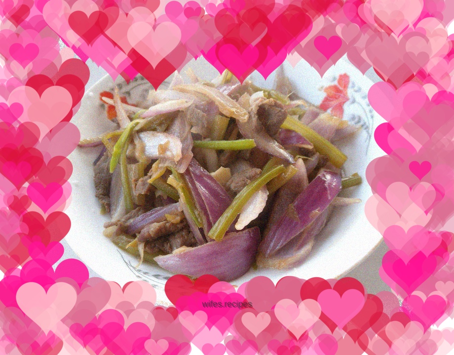 Stir-fried onions with shredded celery and pork