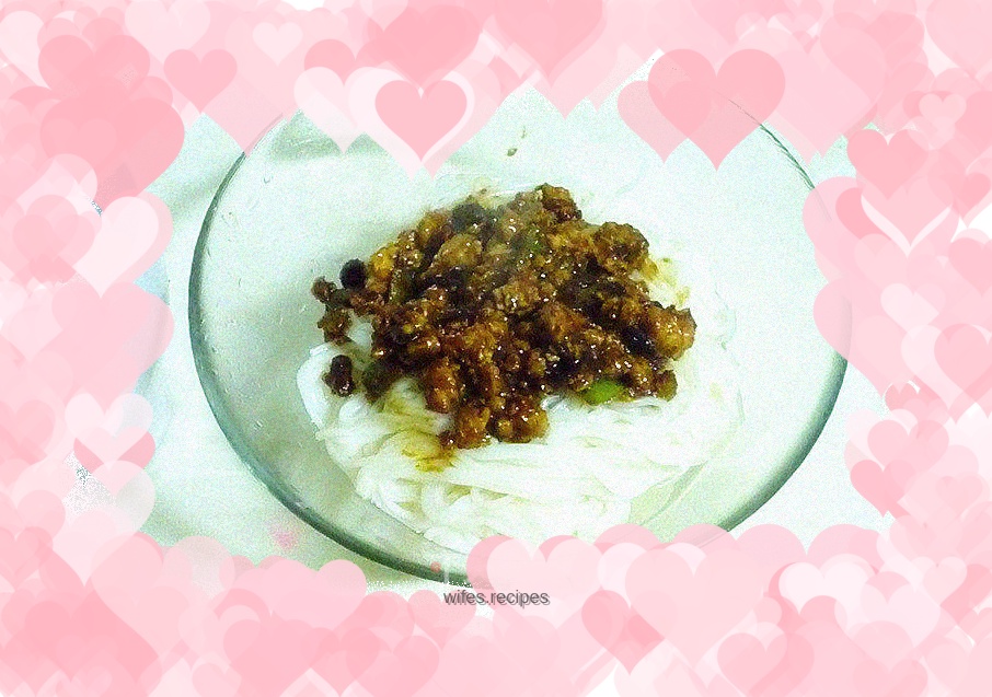 Meat Sauce Dragon Face Noodles