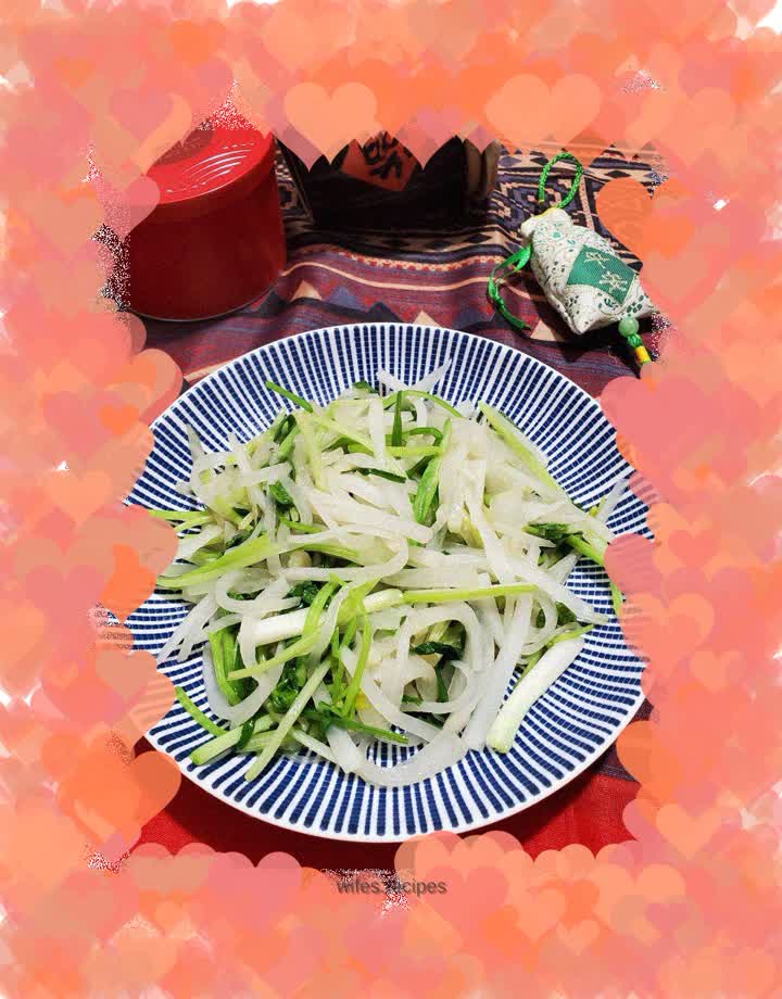 Stir-fried shredded radish with celery