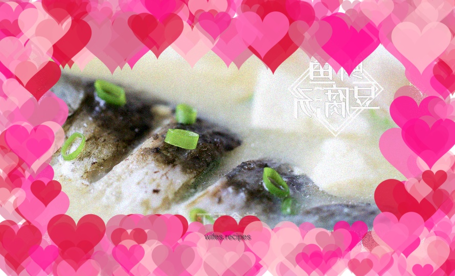 Crucian carp tofu soup, the whiteness and freshness of the soup are very important