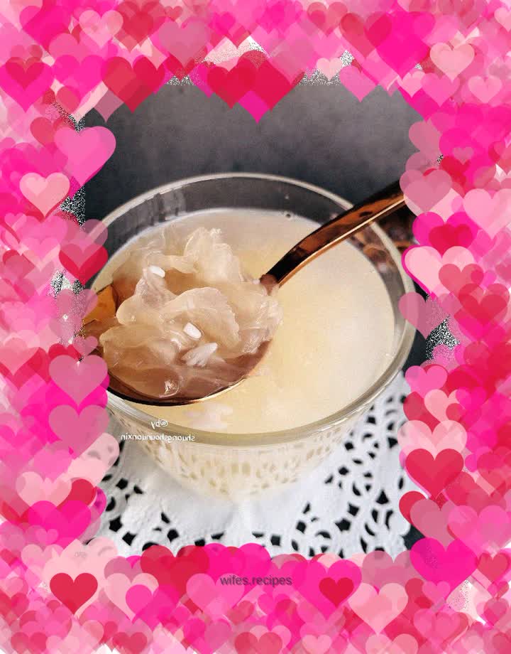 Rice wine and white fungus soup