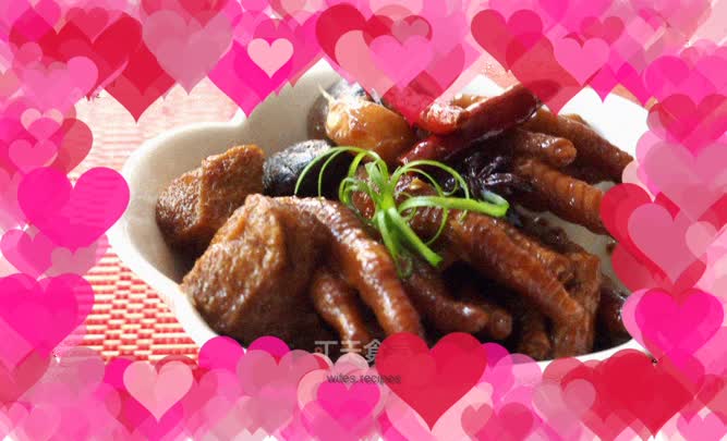 Braised chicken feet with mushrooms