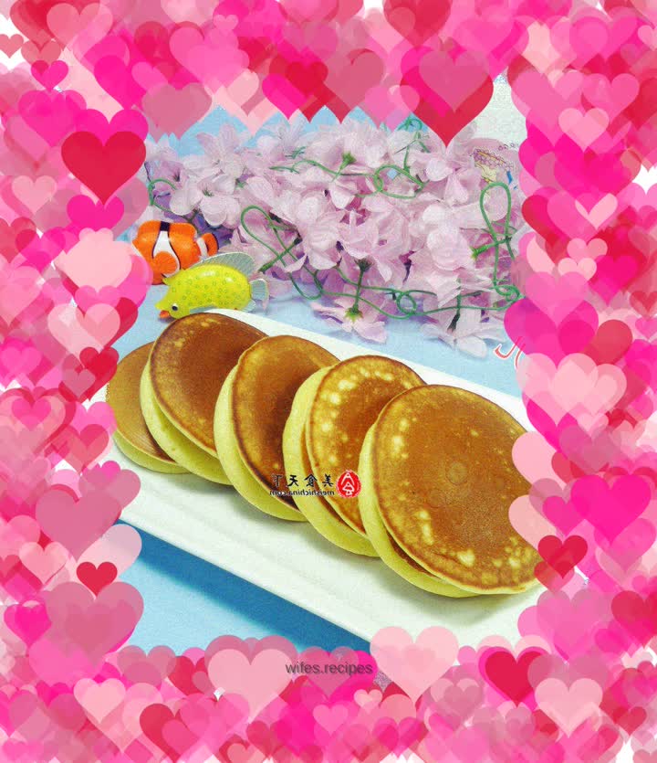 Dorayaki with bean paste filling