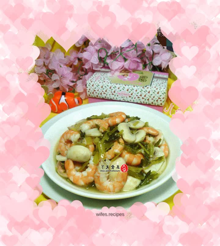 Sautéed Mushrooms with Pickled Vegetables, Shrimp and Meat