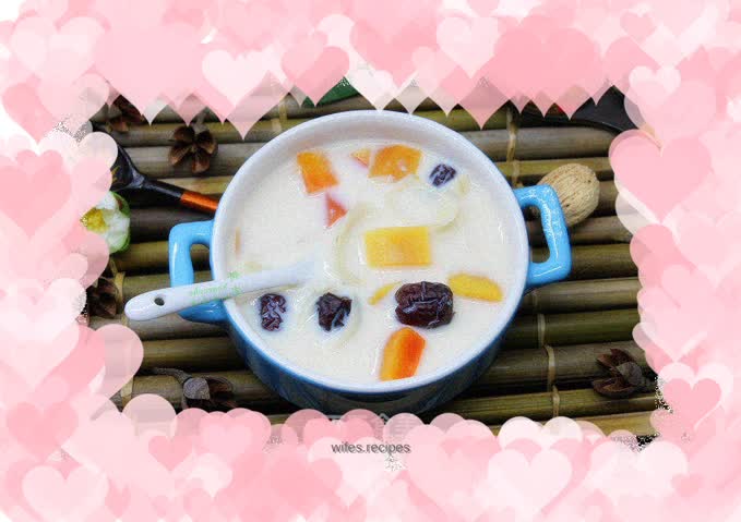 Lily and papaya stewed in milk