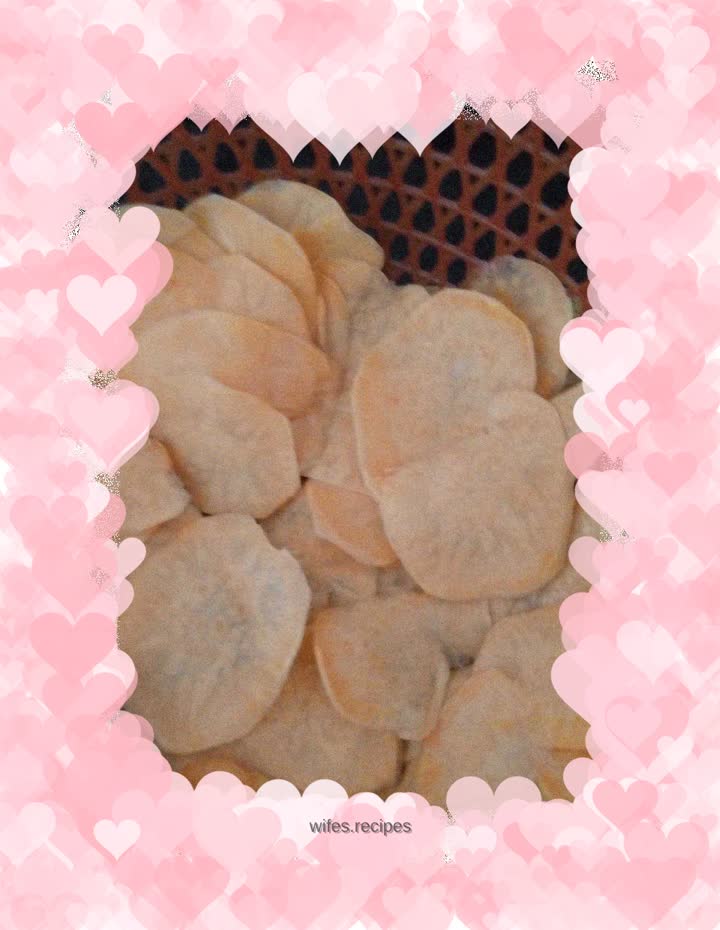 Crispy potato chips
