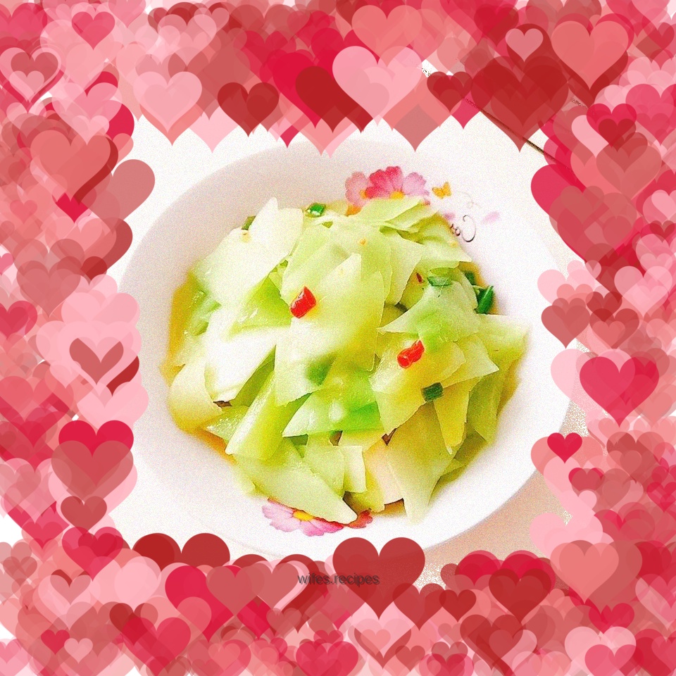 Vegetarian fried lettuce slices