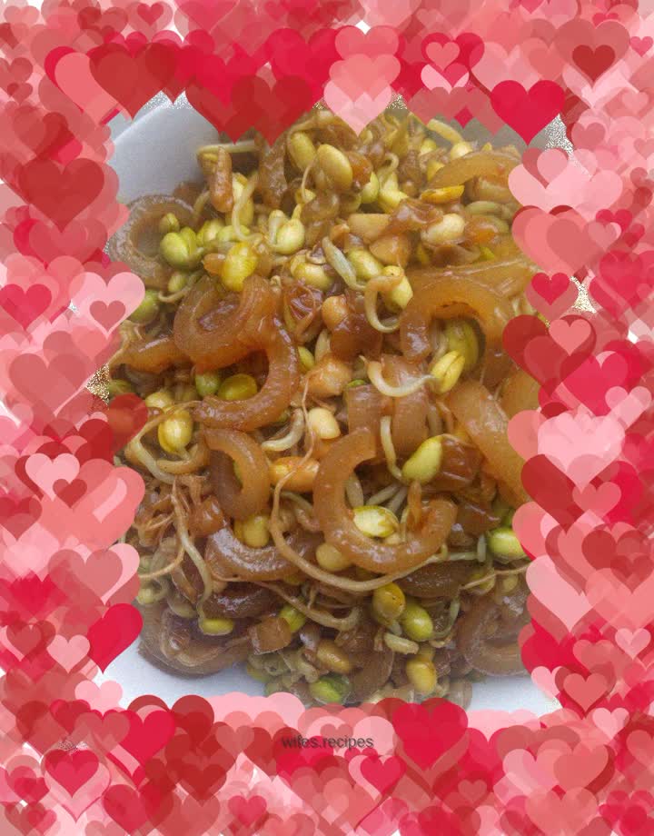 Stir-fried bean sprouts with pork skin