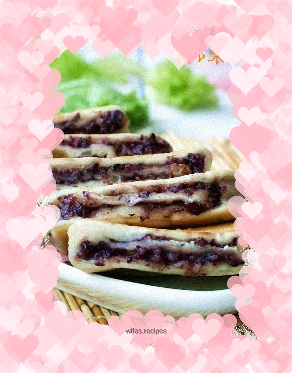 Black rice and raisin biscuits