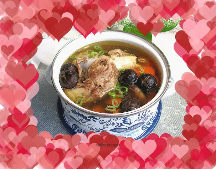 Mushroom, carrot stick and bone soup