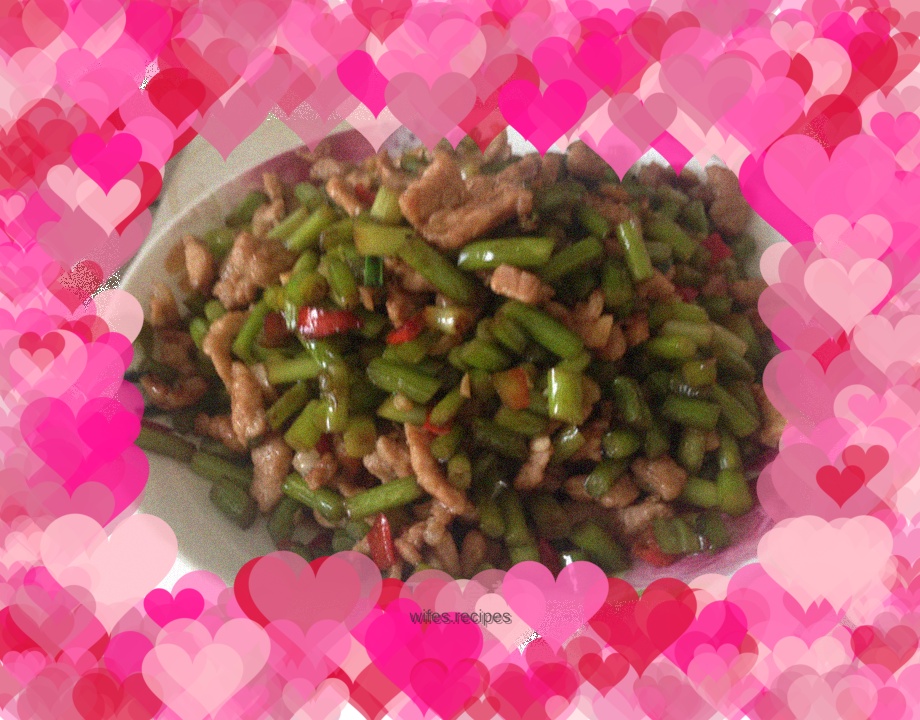 Stir-fried pork with garlic sprouts