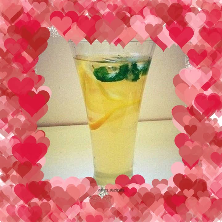 Lemon honey water