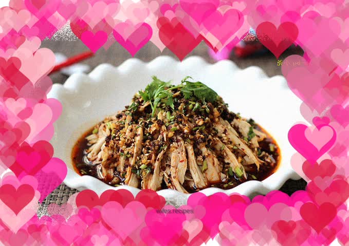 A refreshing dish on a hot summer day - delicious shredded chicken