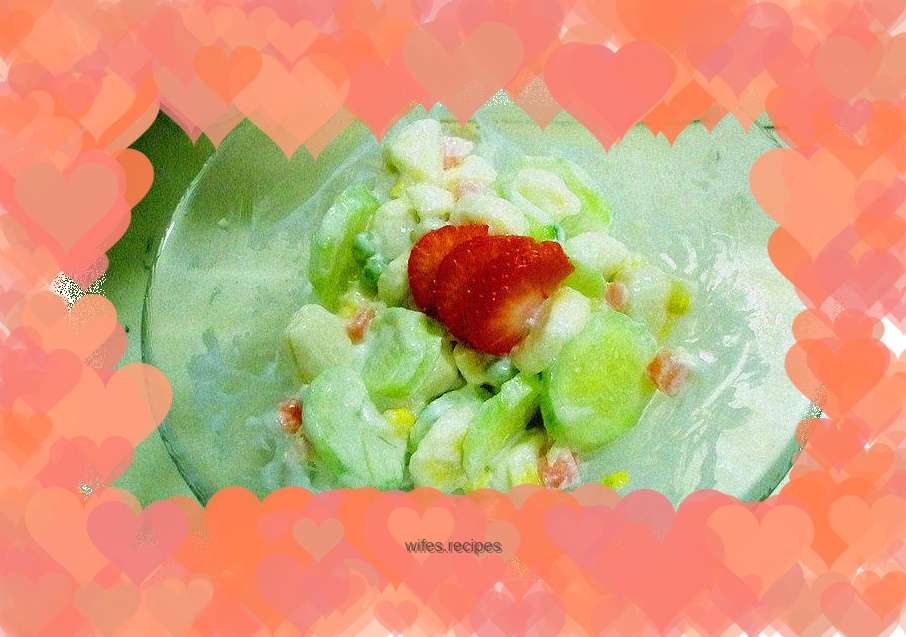 Sweet fruit and vegetable salad