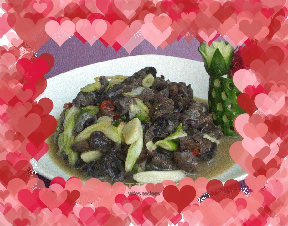 Grilled sea cucumber with green onions