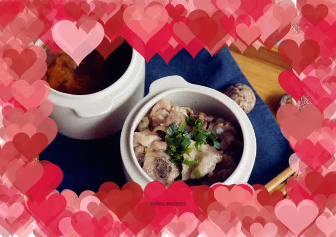 1 piece of pork ribs, mushroom steamed rice and qi and blood stew