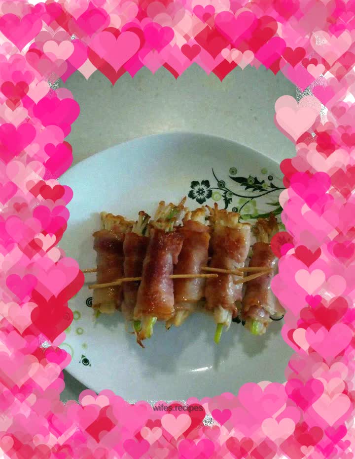 Golden Needle Bacon Roll