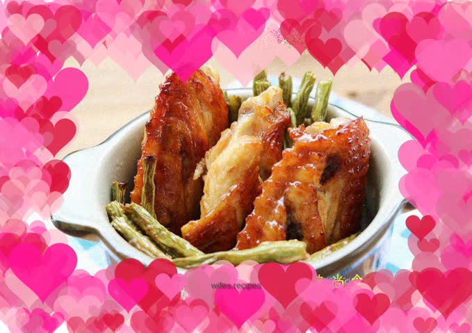 Grilled chicken wings with green beans