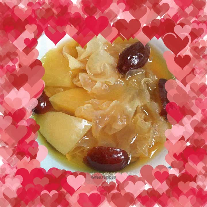 Apple snow fungus syrup