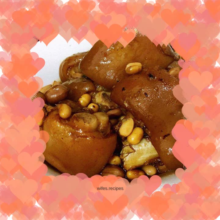 Braised pork trotters with soybeans and peanuts