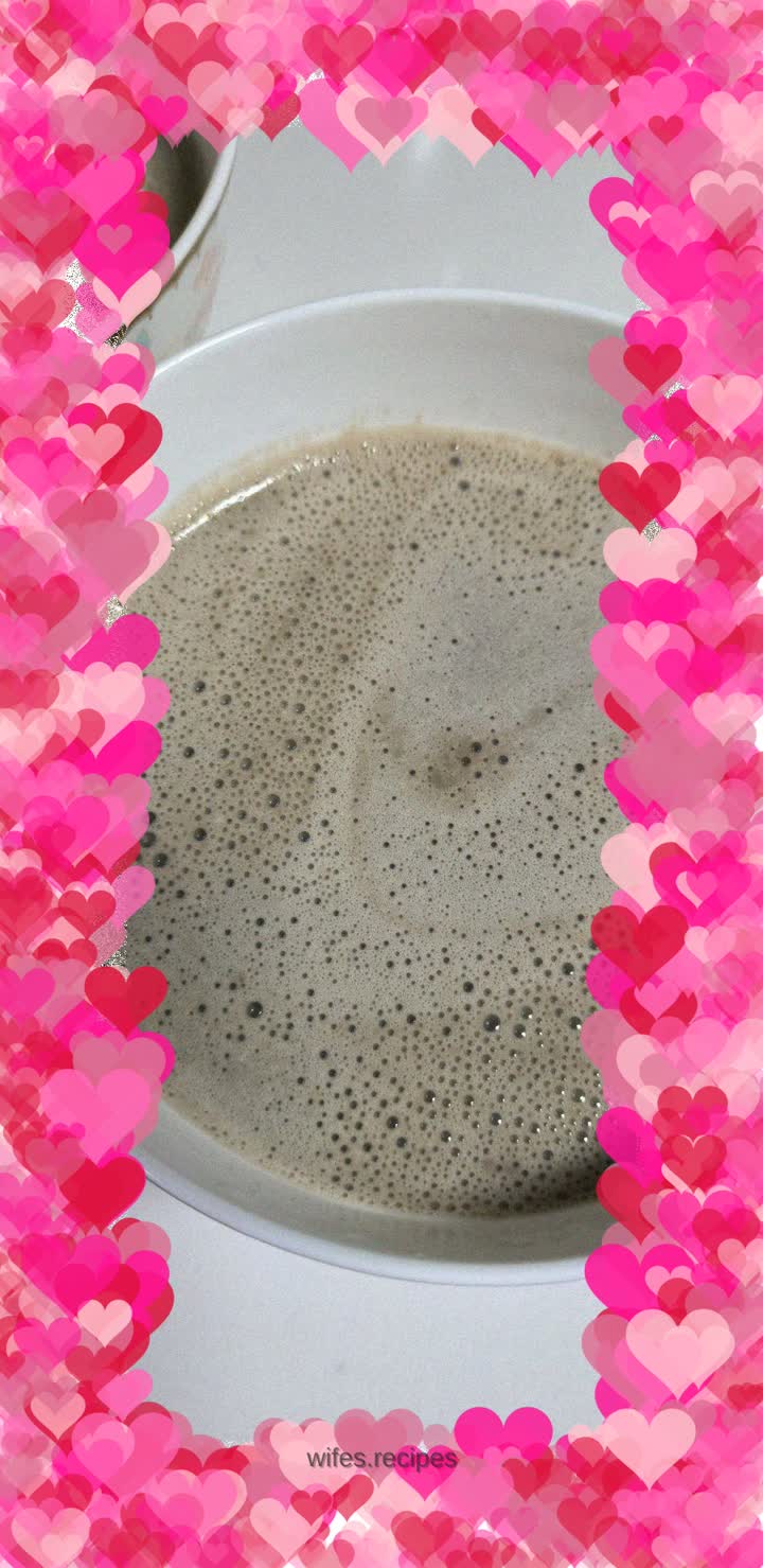 Red dates, walnuts and black bean soy milk