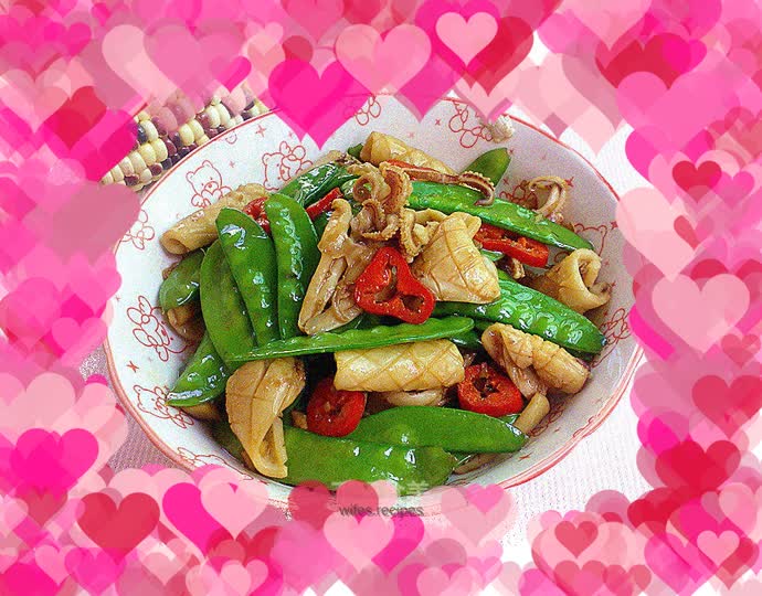 Stir-fried snow peas with squid
