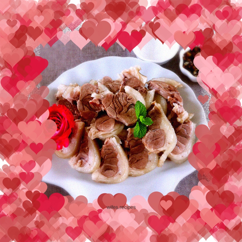 White cut pork knuckle