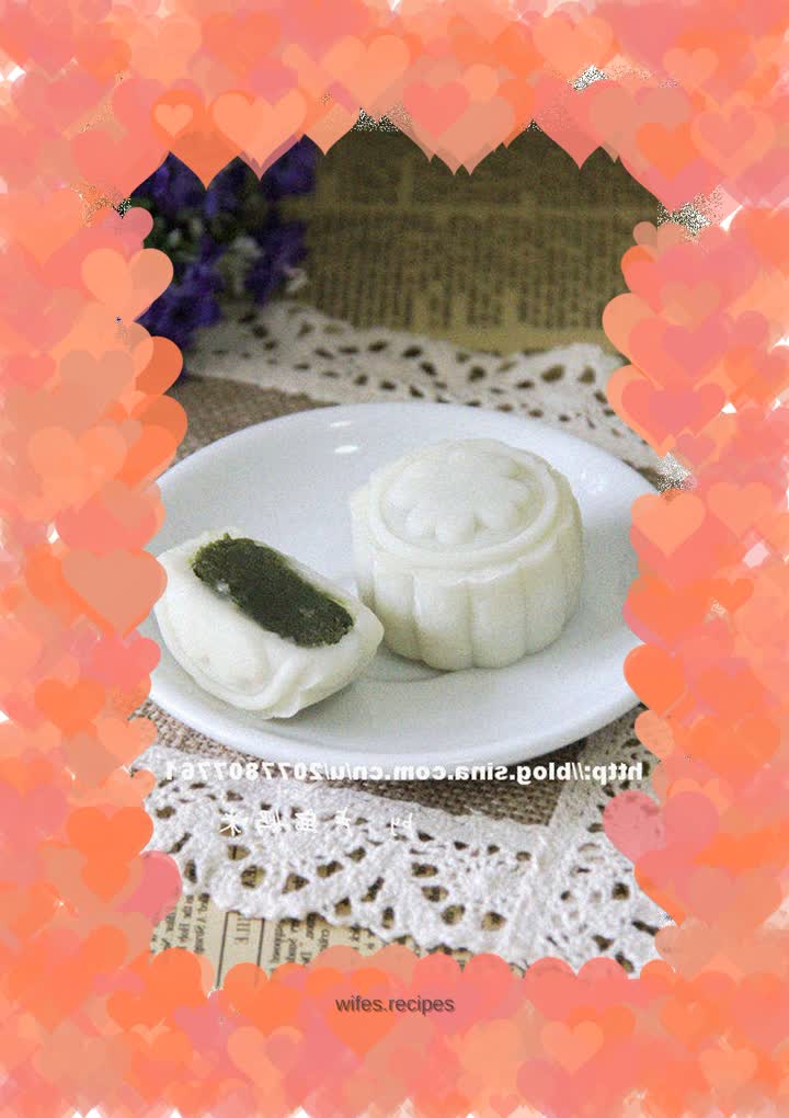 Matcha filling snowskin mooncake