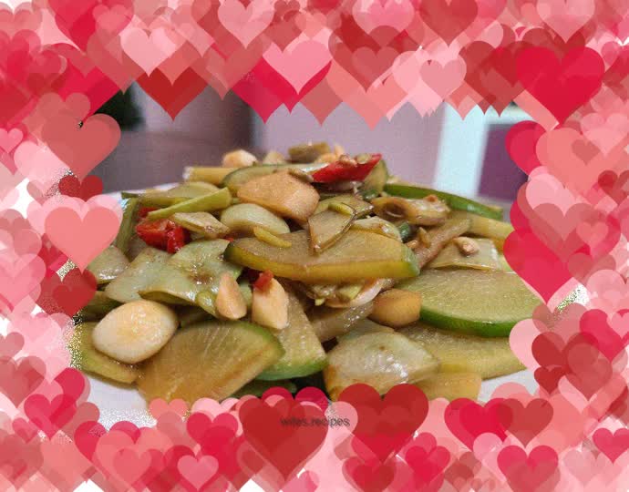 Stir-fried white radish slices with eyebrow beans