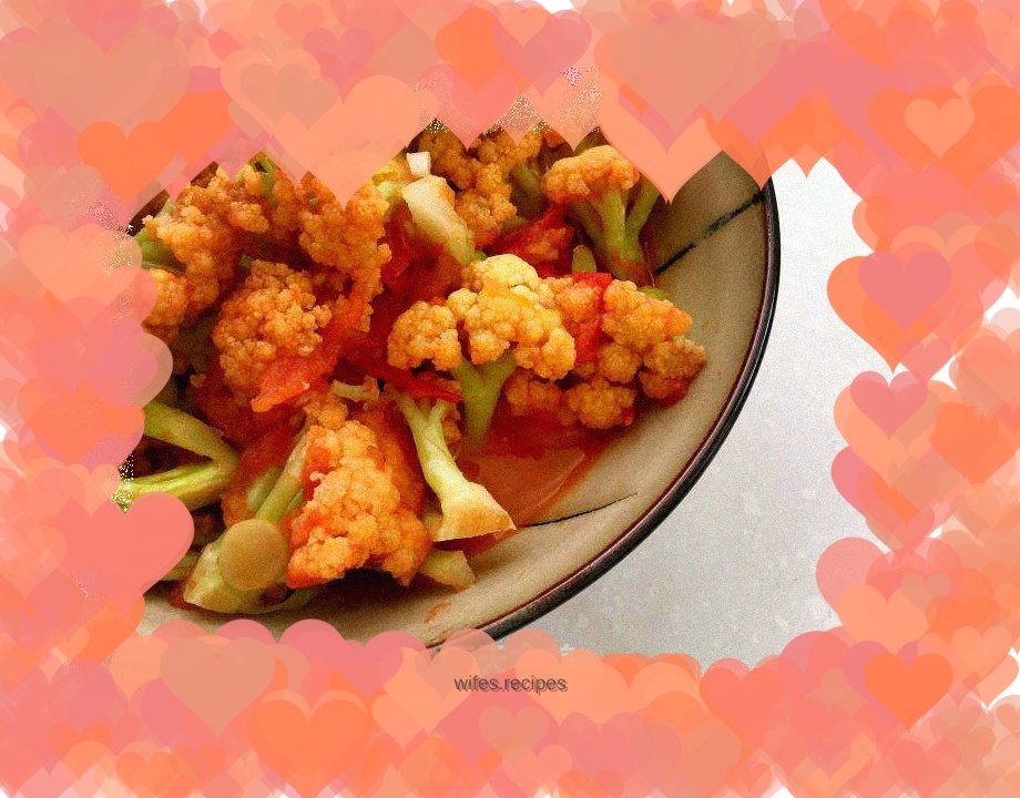 Stir-fried cauliflower with tomatoes