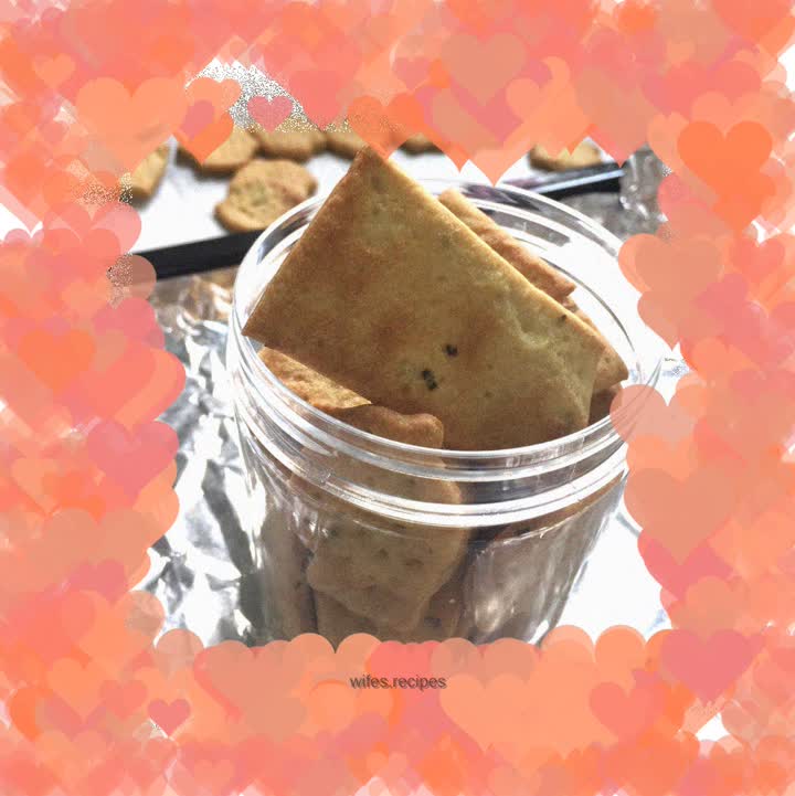 Chive soda biscuits