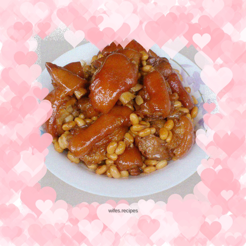 Pork Knuckles Braised Soybeans