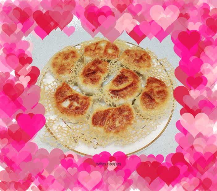 Homemade ice flower fried dumplings