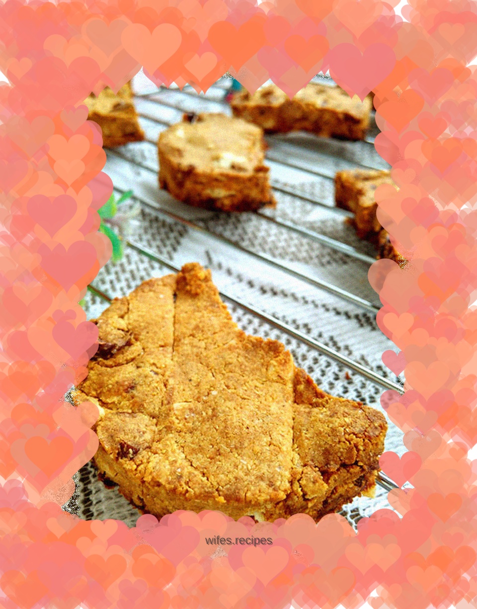 Dried fruit bean flour cake