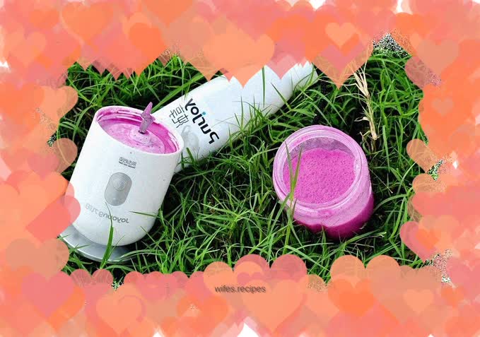 Dragon Fruit Banana Milkshake