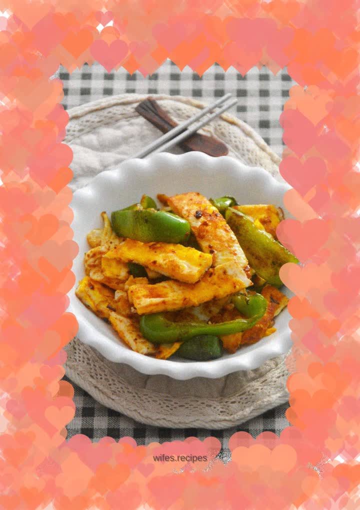 Fried poached eggs with green pepper