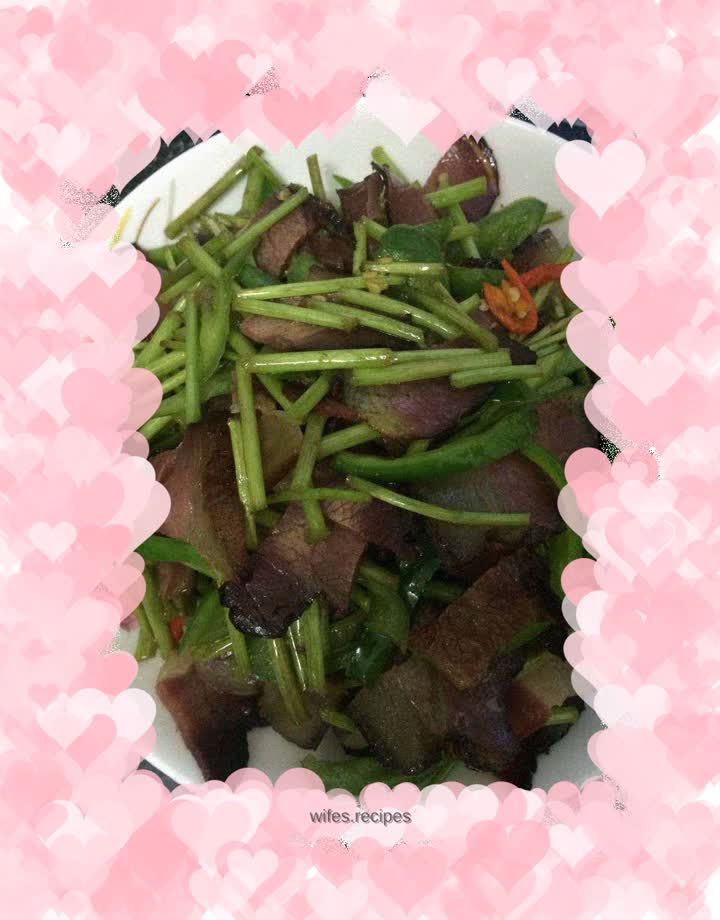 Stir-fried Artemisia with Smoked Meat