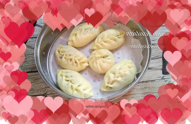 Vegetarian steamed buns with chives