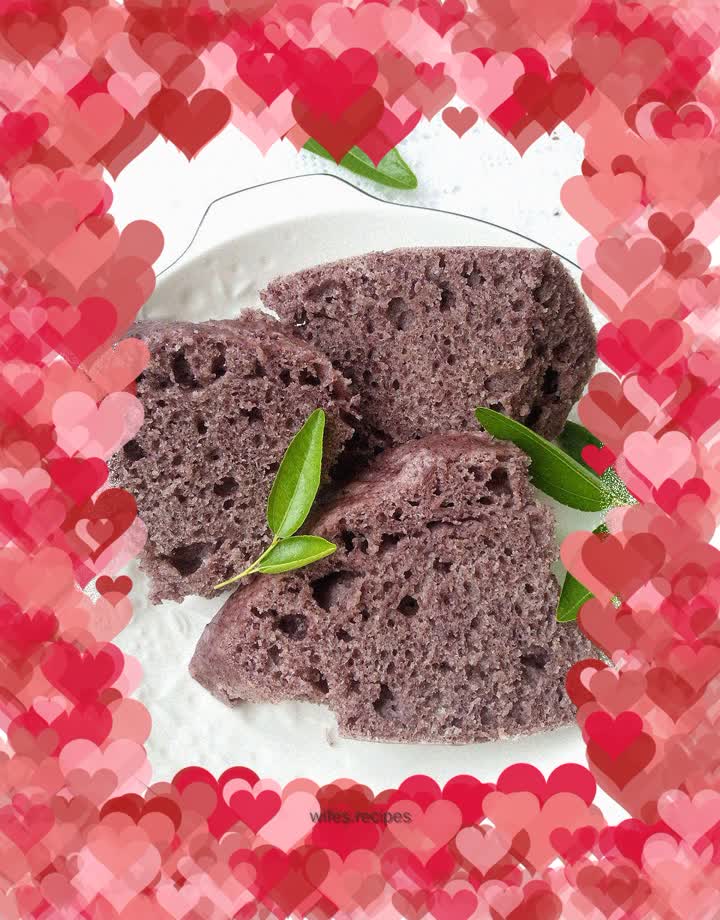 Black rice noodle cake