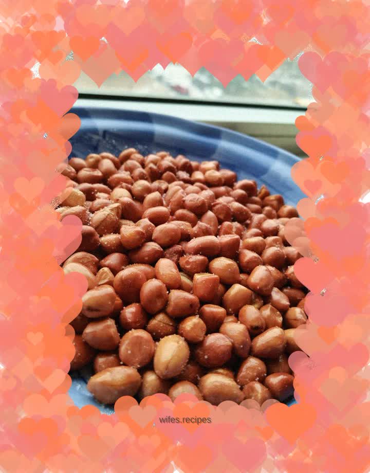 Fried peanuts