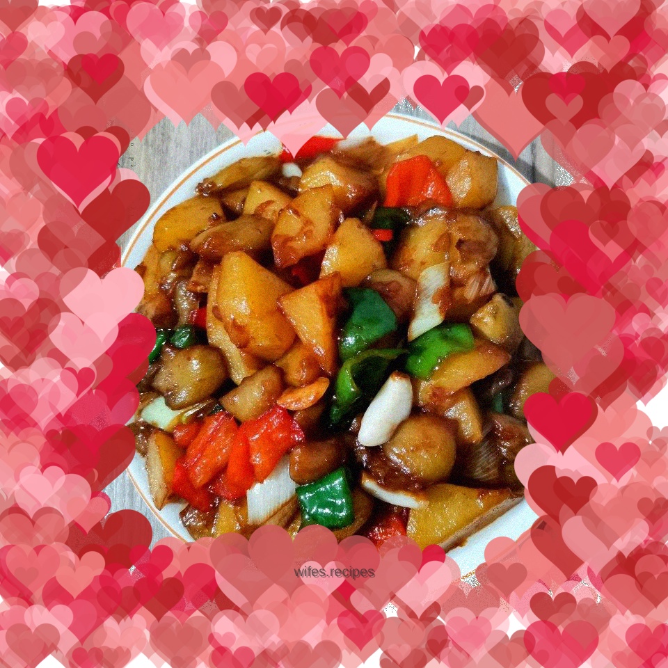 Potato stewed eggplant