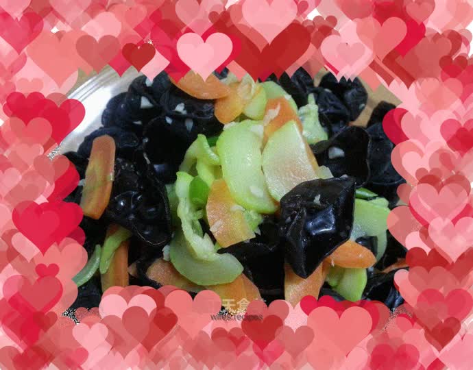 Stir-fried fungus and horned melon